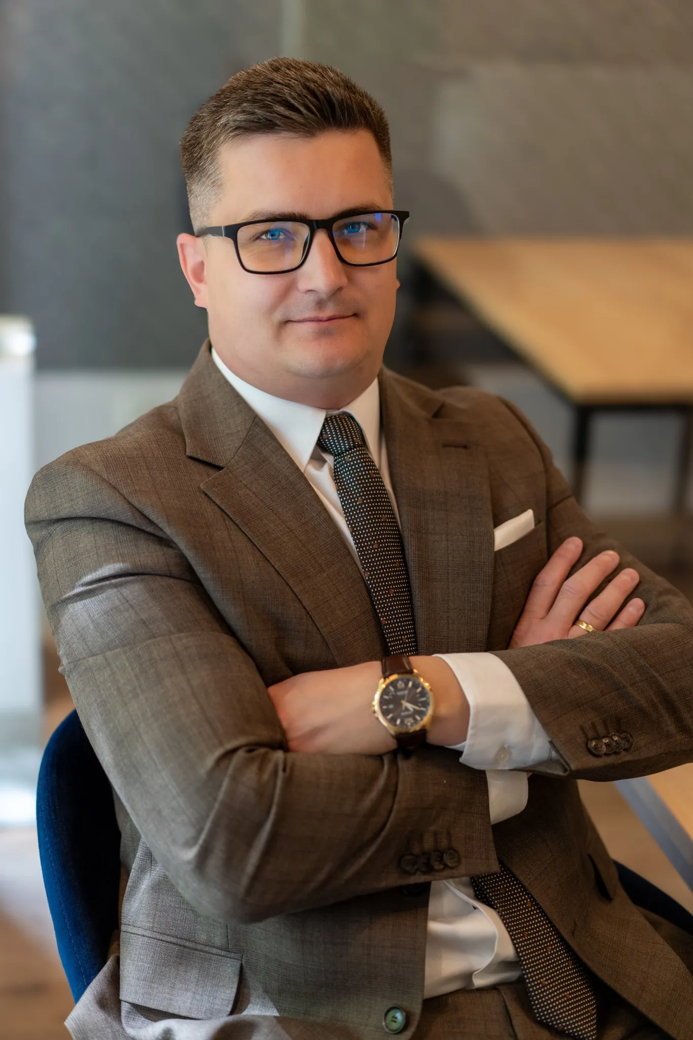 Marcin Piłat, ekspert kredytowy analizujący refinansowanie kredytu hipotecznego